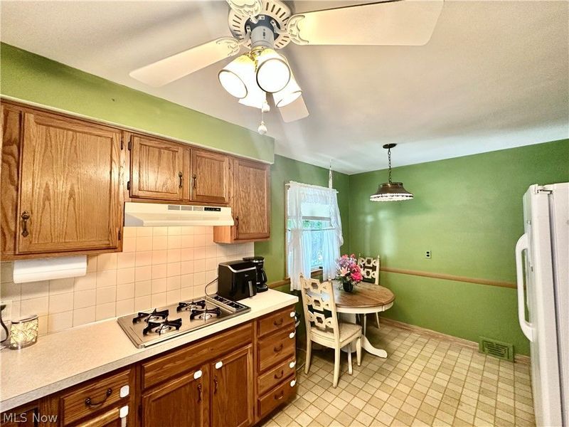 9513 Alexander Road , Garfield Heights, OH 44125 Photo 17