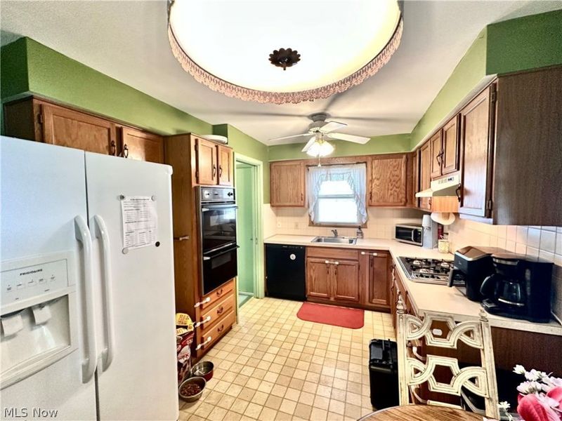 9513 Alexander Road , Garfield Heights, OH 44125 Photo 19