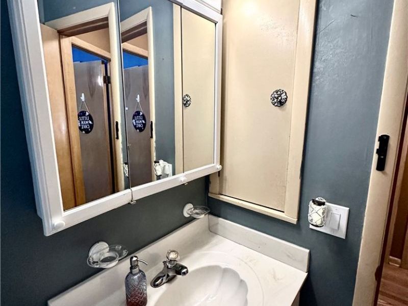 9513 Alexander Road , Garfield Heights, OH 44125 Photo 27