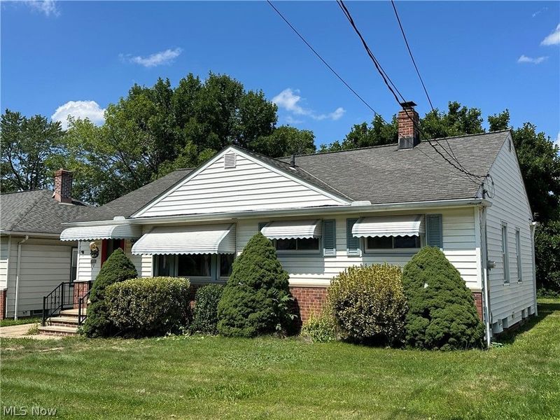 9513 Alexander Road , Garfield Heights, OH 44125 Photo 3