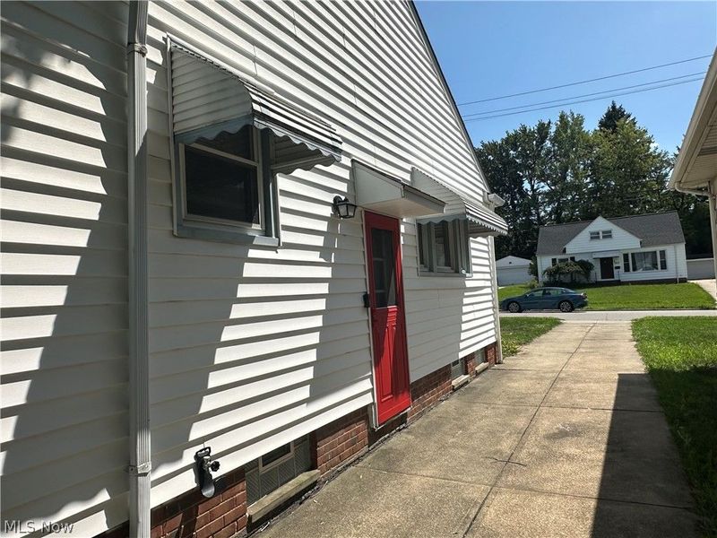 9513 Alexander Road , Garfield Heights, OH 44125 Photo 6