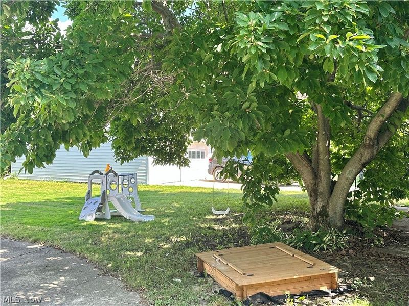 9513 Alexander Road , Garfield Heights, OH 44125 Photo 9