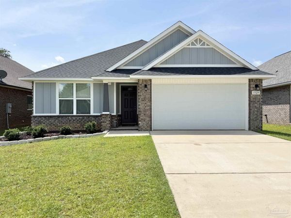 5329 Parkside Dr, Pace, FL 32571