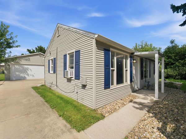 807 Lantz Avenue, Cedar Falls, IA 50613