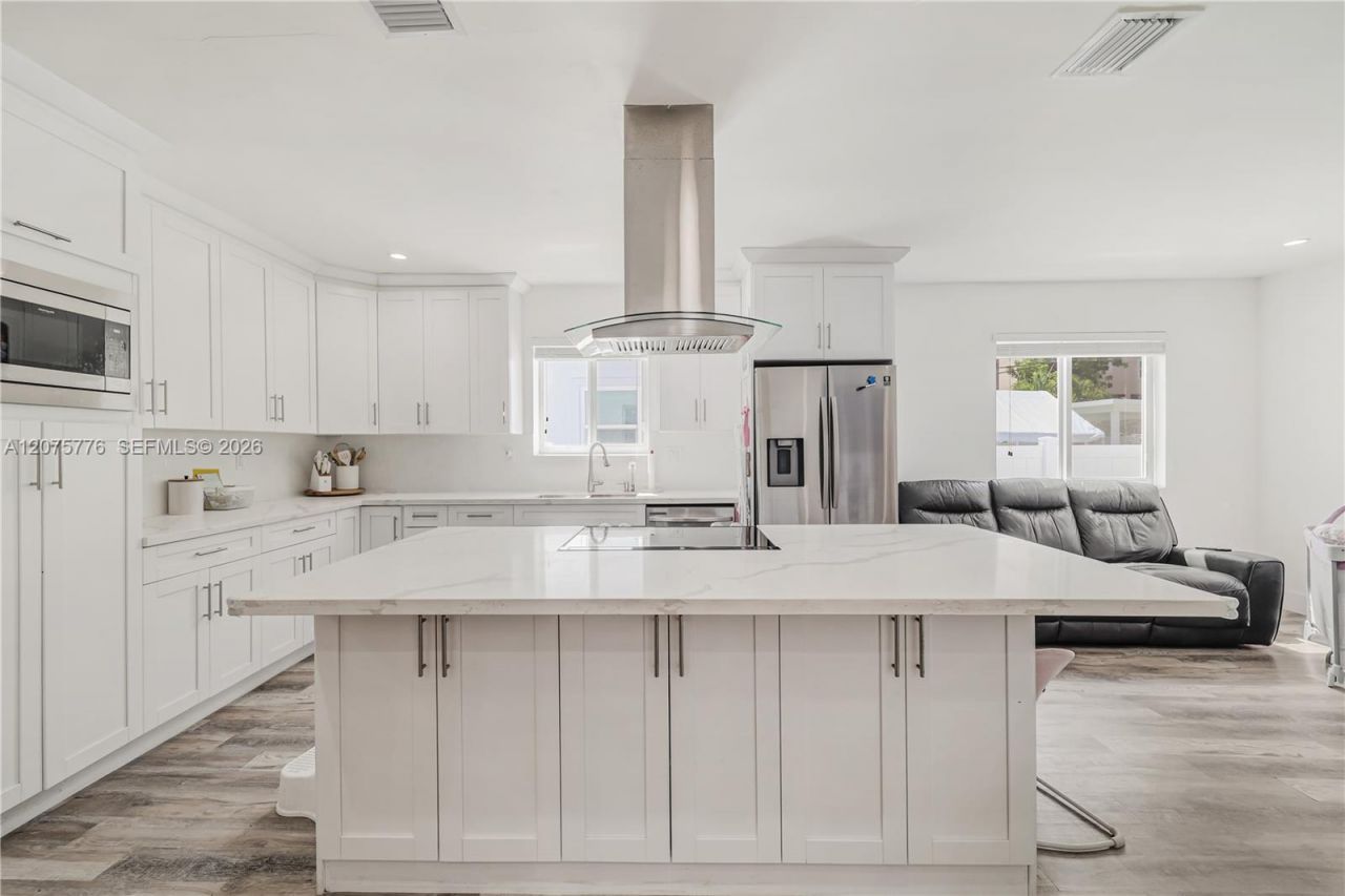 2801 NW 6th St, Miami, FL 33125 Photo