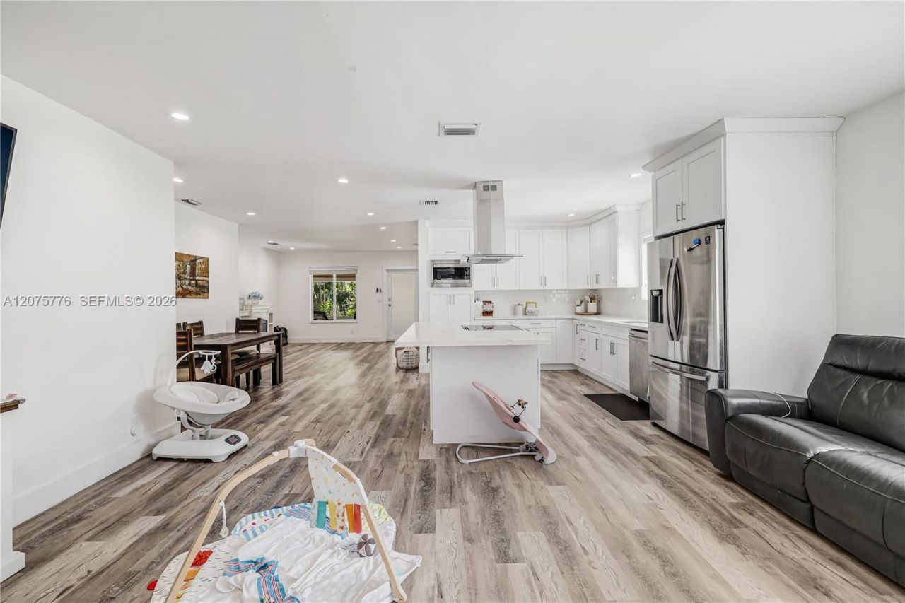 2801 NW 6th St, Miami, FL 33125 Photo