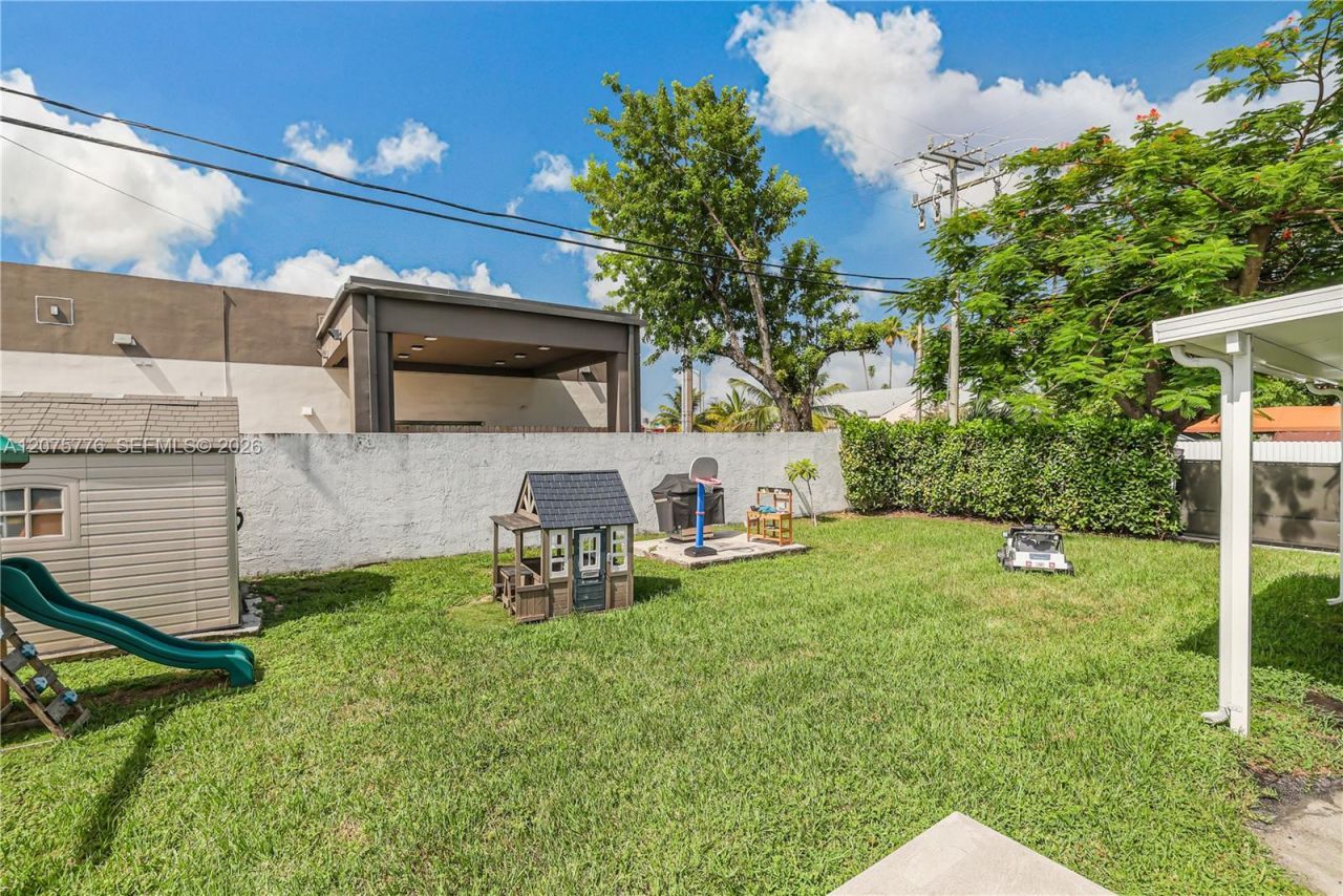 2801 NW 6th St, Miami, FL 33125 Photo