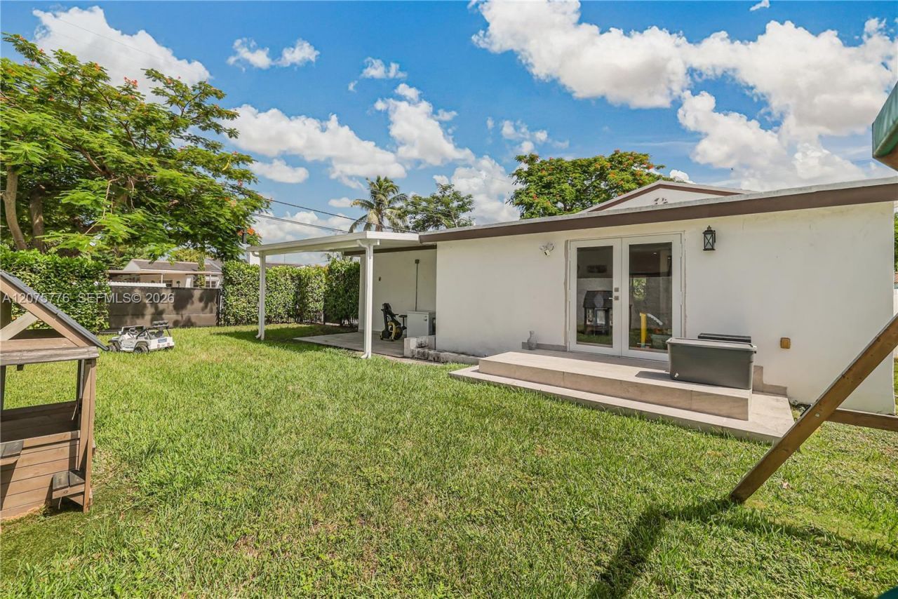 2801 NW 6th St, Miami, FL 33125 Photo
