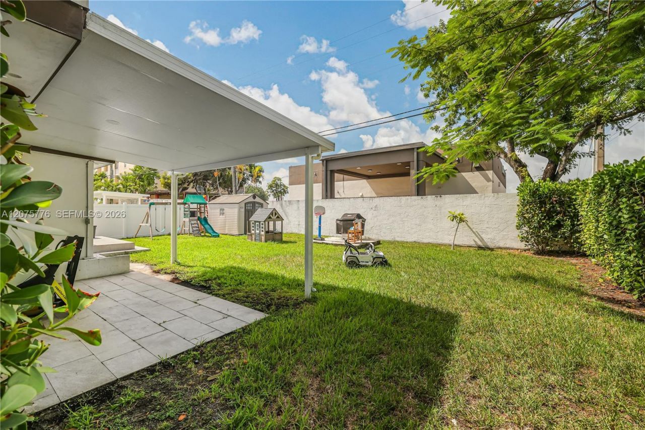 2801 NW 6th St, Miami, FL 33125 Photo