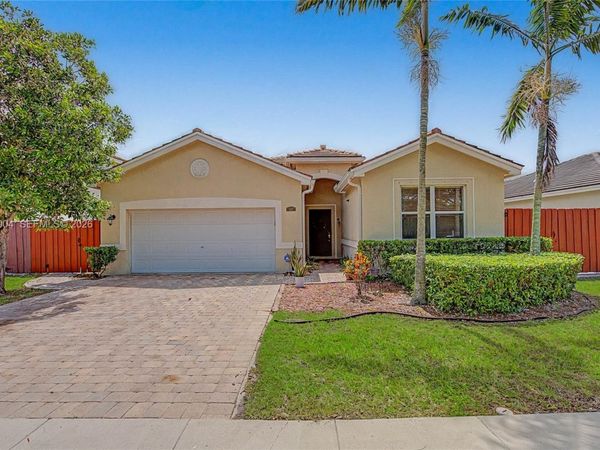 527 SE 31st Ave , Homestead, FL 33033