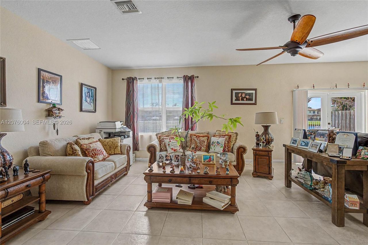 527 SE 31st Ave , Homestead, FL 33033 Photo