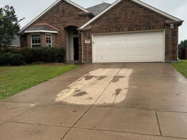 109 Fallen Rock Drive, Waxahachie, TX 75165