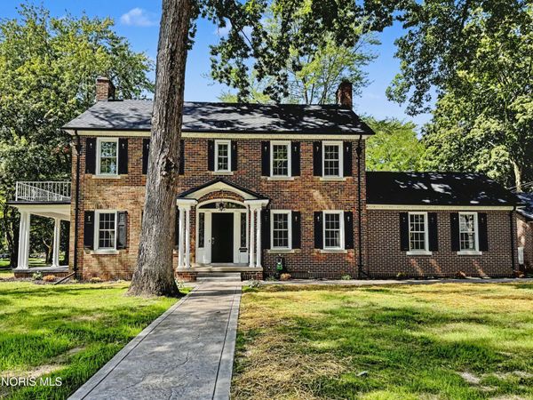 2509 Meadowwood Drive, Toledo, OH 43606
