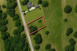 1318 Tennis Lane photo 4