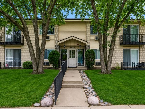 8856 Northshore Drive , Unit 201A, Des Plaines, IL 60016