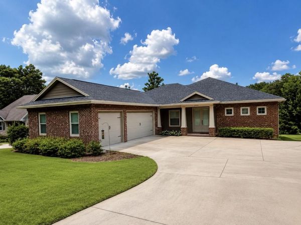 2433 Duncan Drive, Niceville, FL 32578