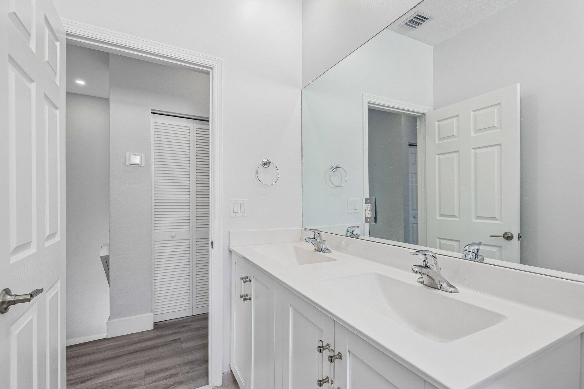 3567 W 110th Terrace, Hialeah, FL 33018 Photo