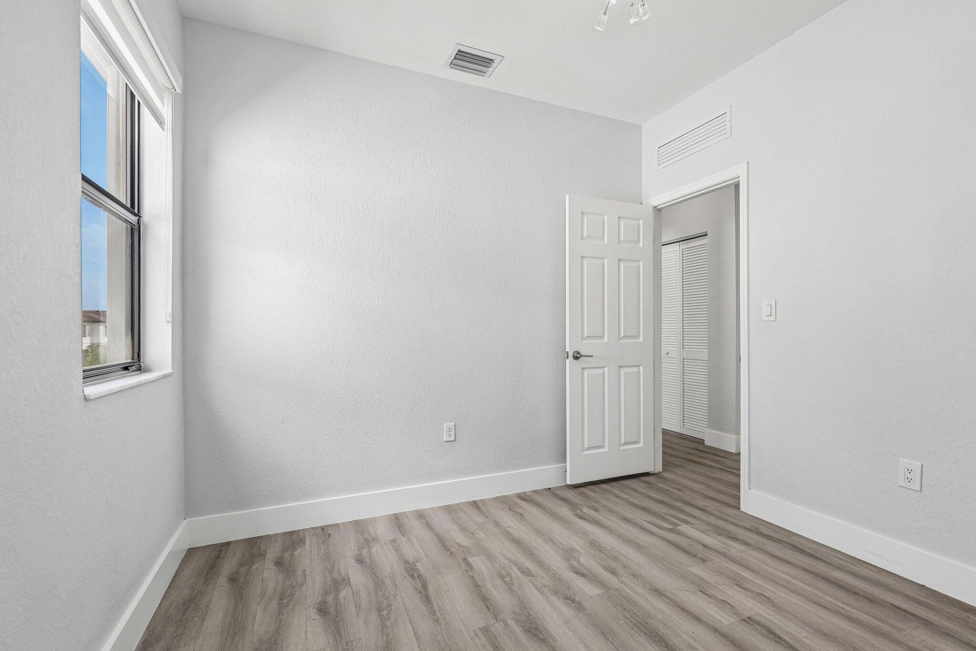3567 W 110th Terrace, Hialeah, FL 33018 Photo