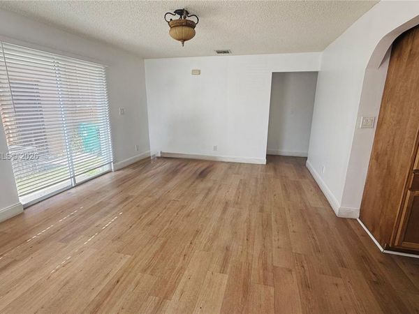 230 NW 7th Ave , Dania Beach, FL 33004