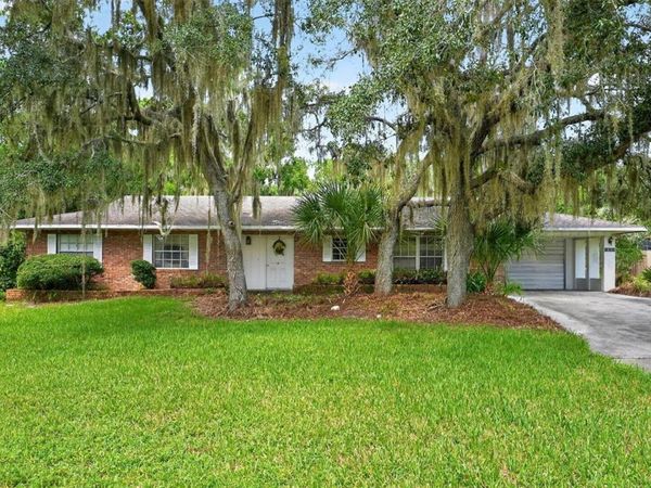16529 ORANGE AVENUE , UMATILLA, FL 32784