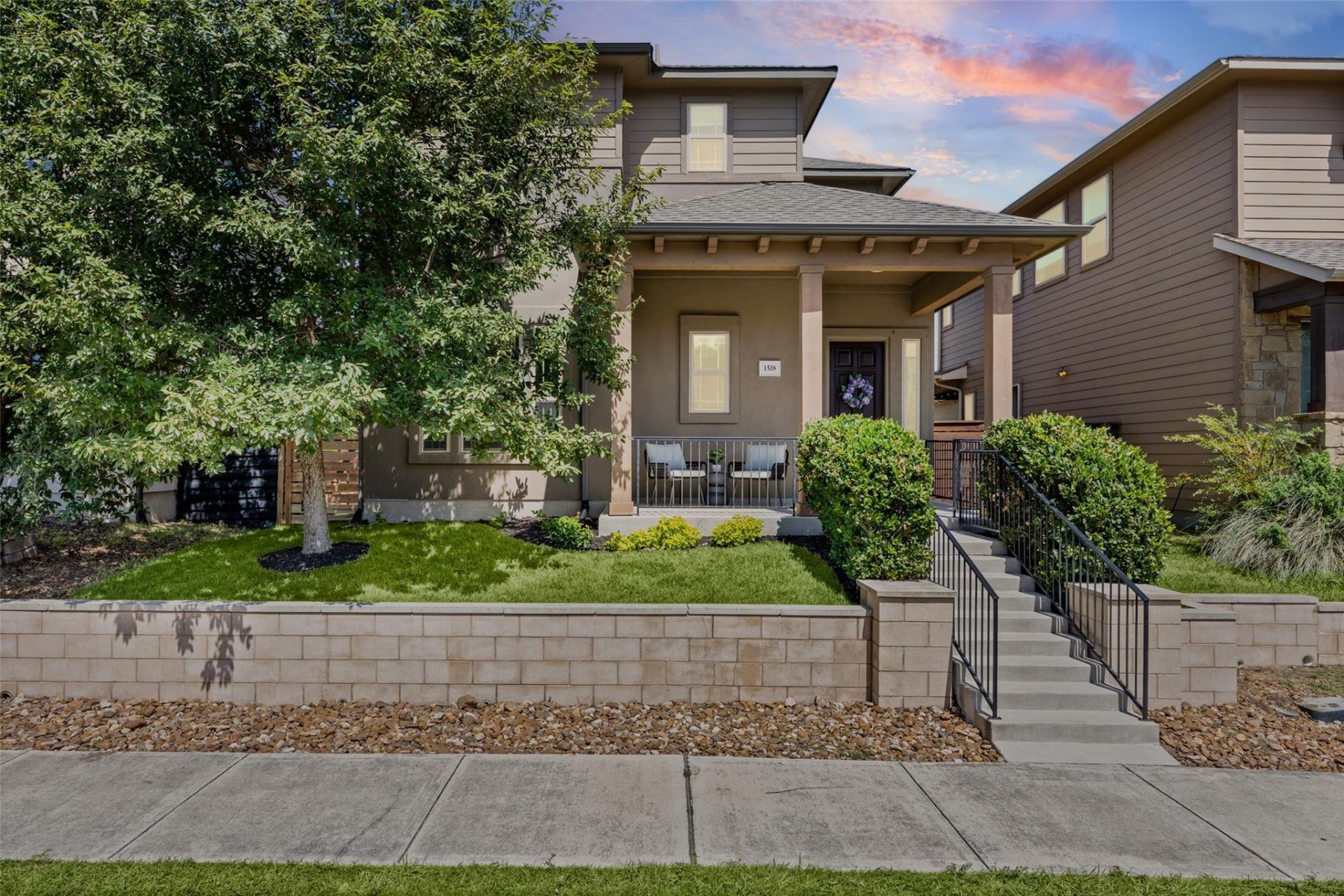 1518 Frontier Valley Dr, Austin, TX 78741 Main Photo