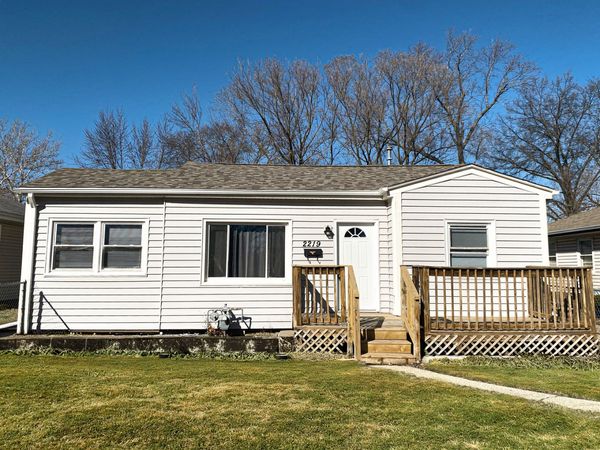 2219 Barton Boulevard , Rockford, IL 61103