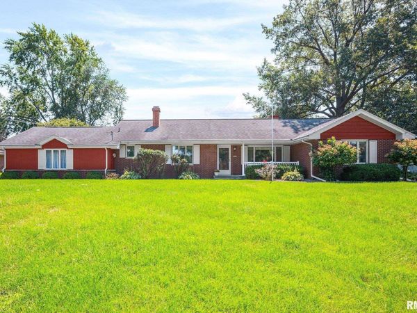556 KNOLLCREST Drive, Galesburg, IL 61401