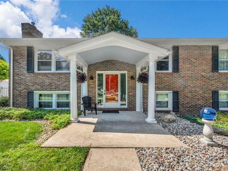 2737 Highline Drive, Mogadore, OH 44260 Photo 2