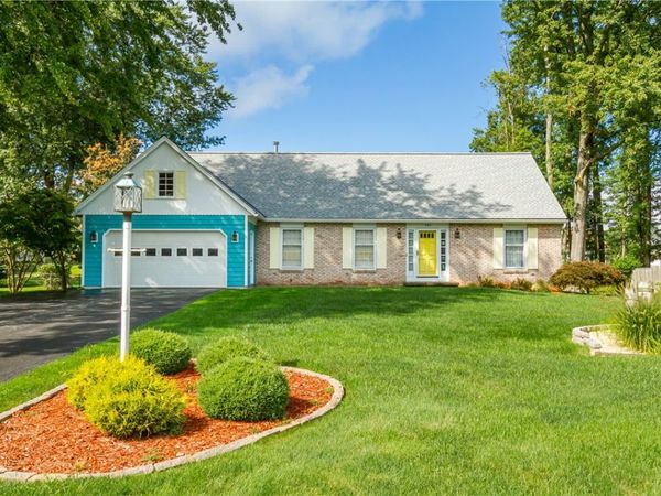 145 Timberline Dr , Penfield, NY 14526