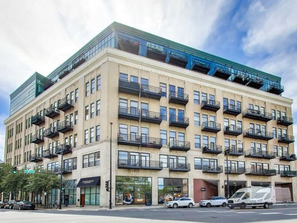 1645 W Ogden Avenue , Unit 303, Chicago, IL 60612