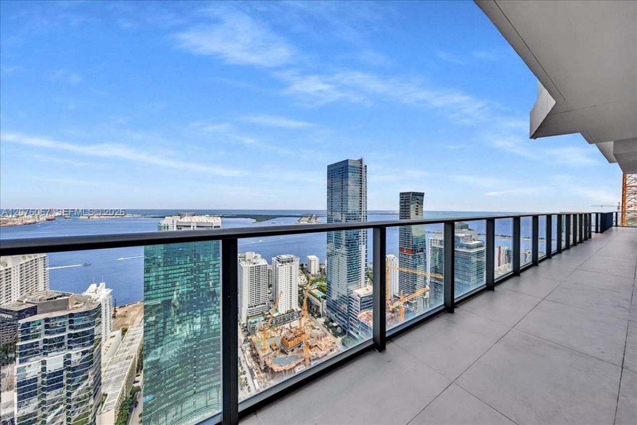 1300 SE Miami Ave, Unit UPH3, Miami, FL 33130 Photo