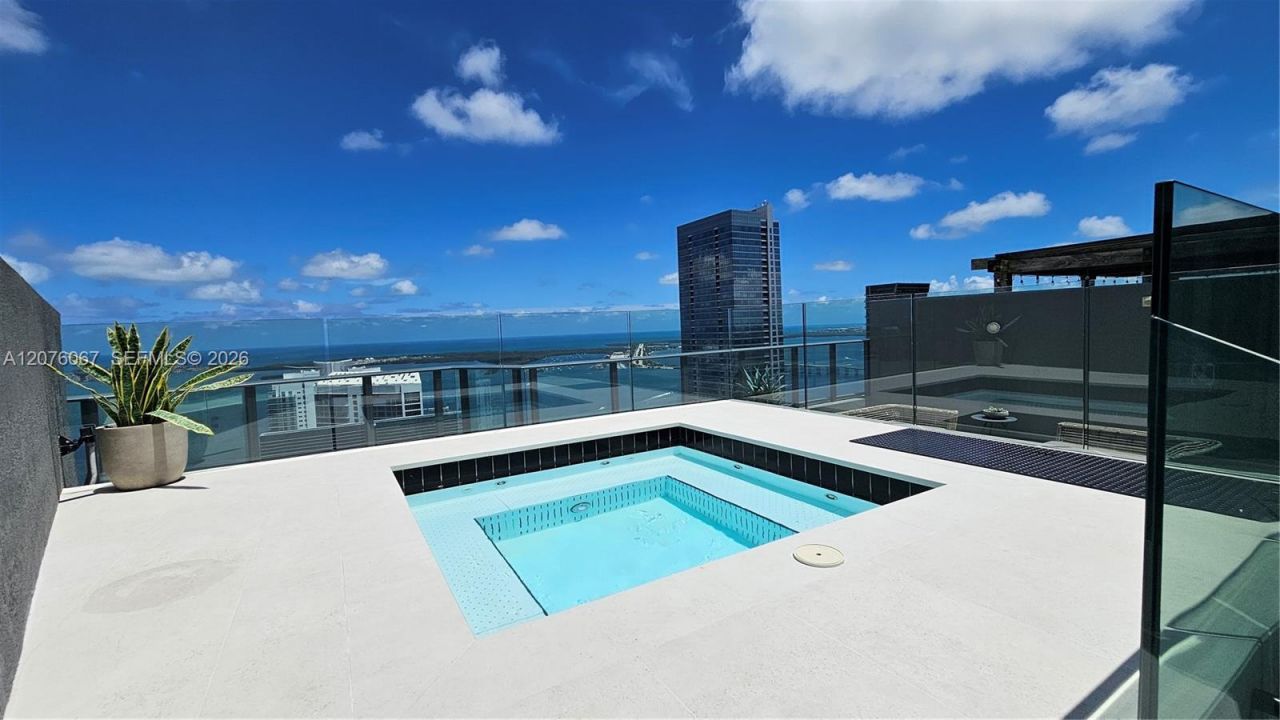 1300 SE Miami Ave, Unit UPH3, Miami, FL 33130 Photo