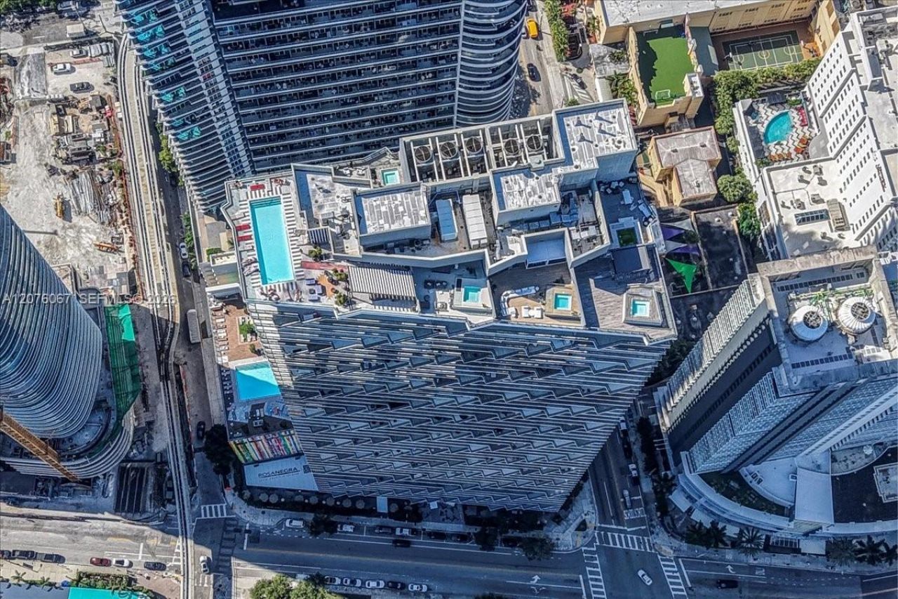 1300 SE Miami Ave, Unit UPH3, Miami, FL 33130 Photo
