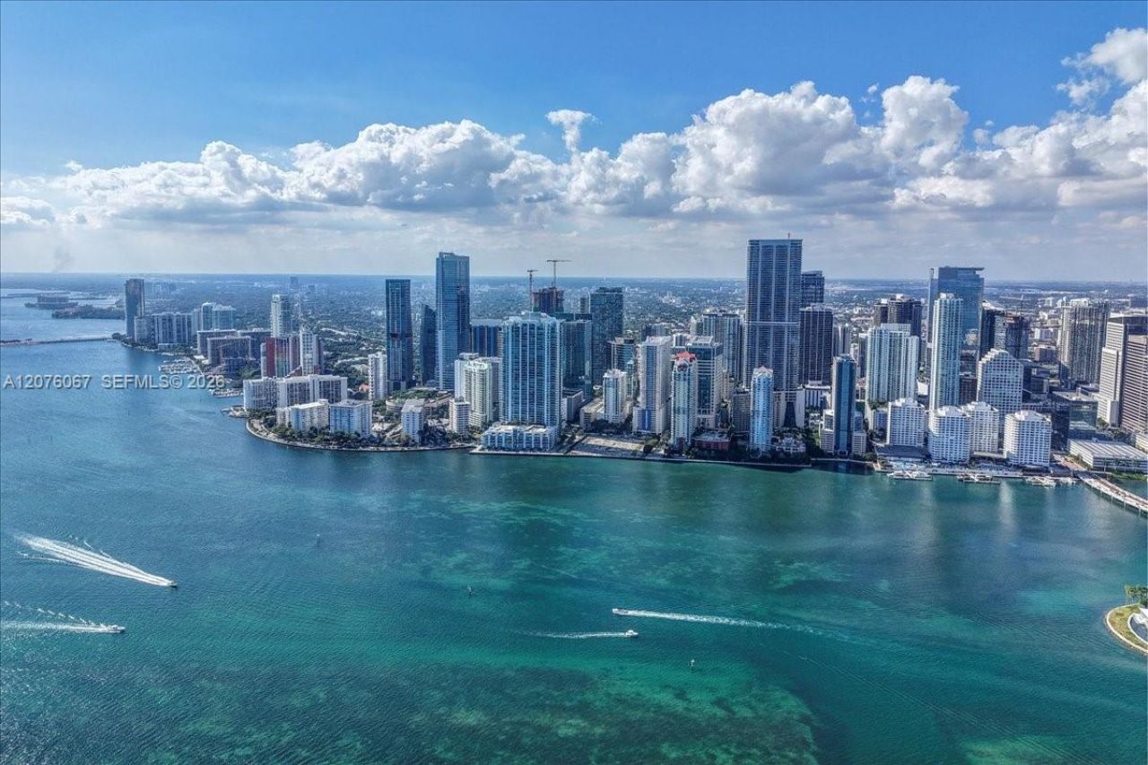 1300 SE Miami Ave, Unit UPH3, Miami, FL 33130 Photo