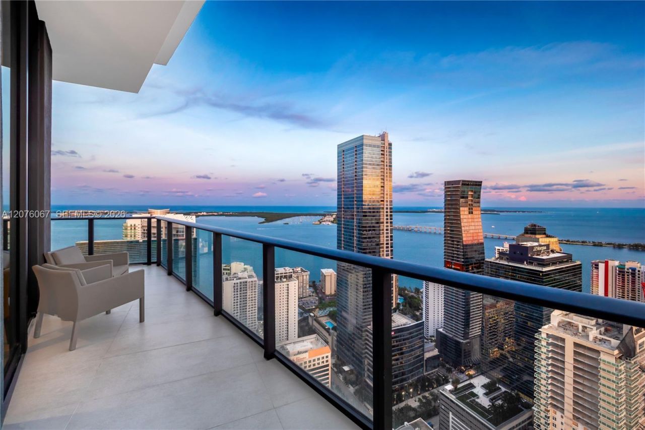 1300 SE Miami Ave, Unit UPH3, Miami, FL 33130 Photo