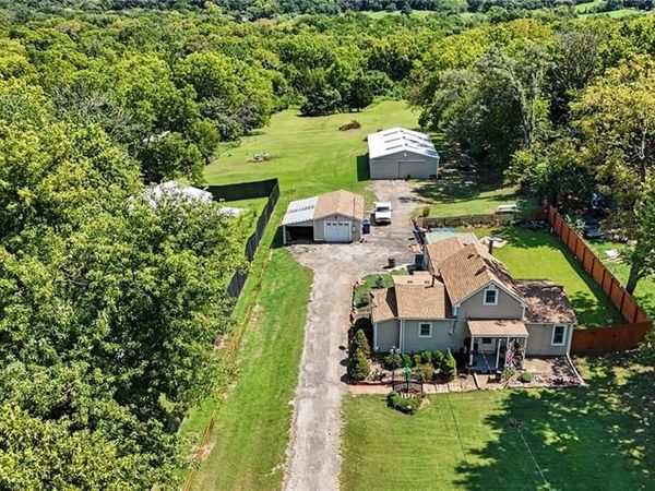 528 Whitfield Street, Lecompton, KS 66050