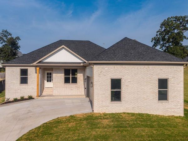 63 Oakbrooke Drive, Sherwood, AR 72120