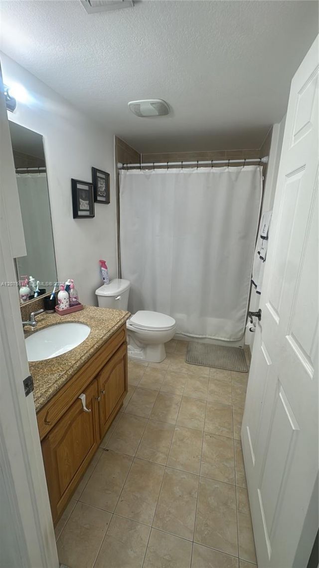 4242 NW 2nd St , Unit 808, Miami, FL 33126 Photo