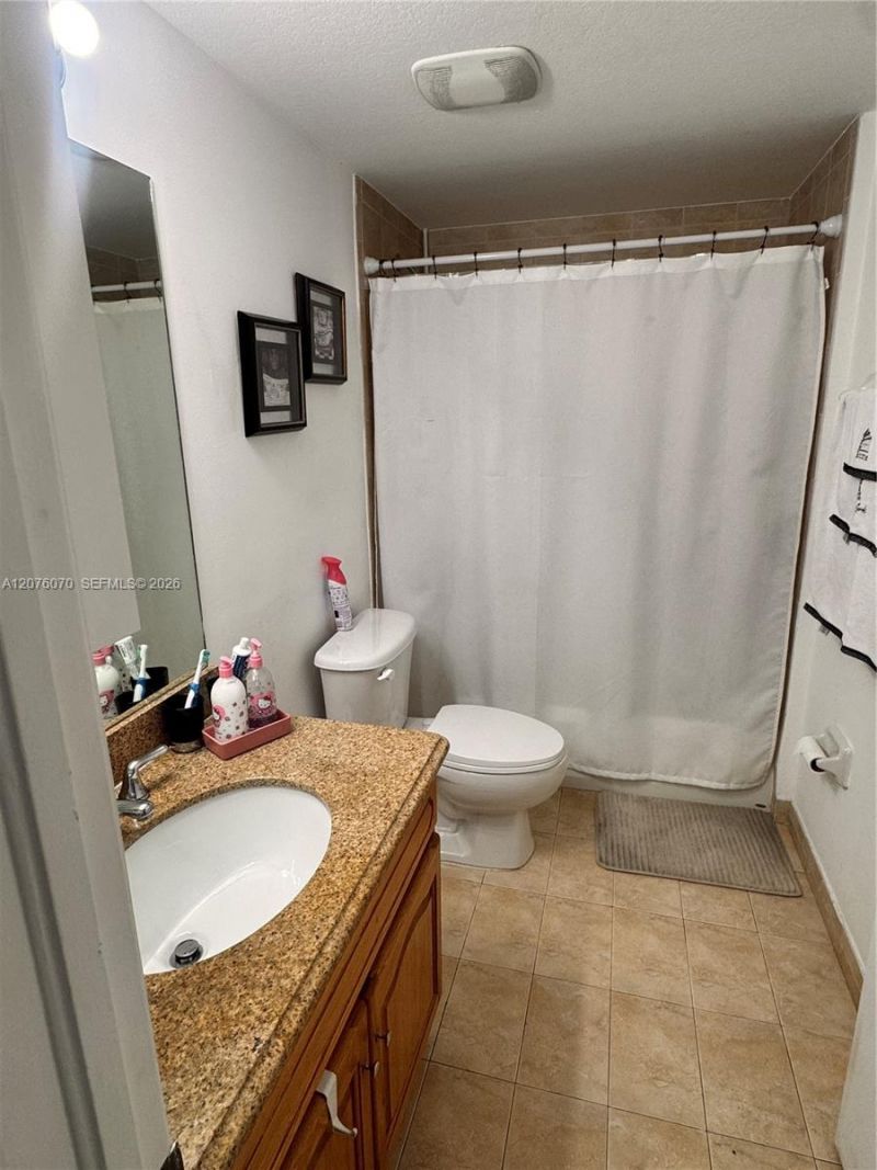 4242 NW 2nd St , Unit 808, Miami, FL 33126 Photo