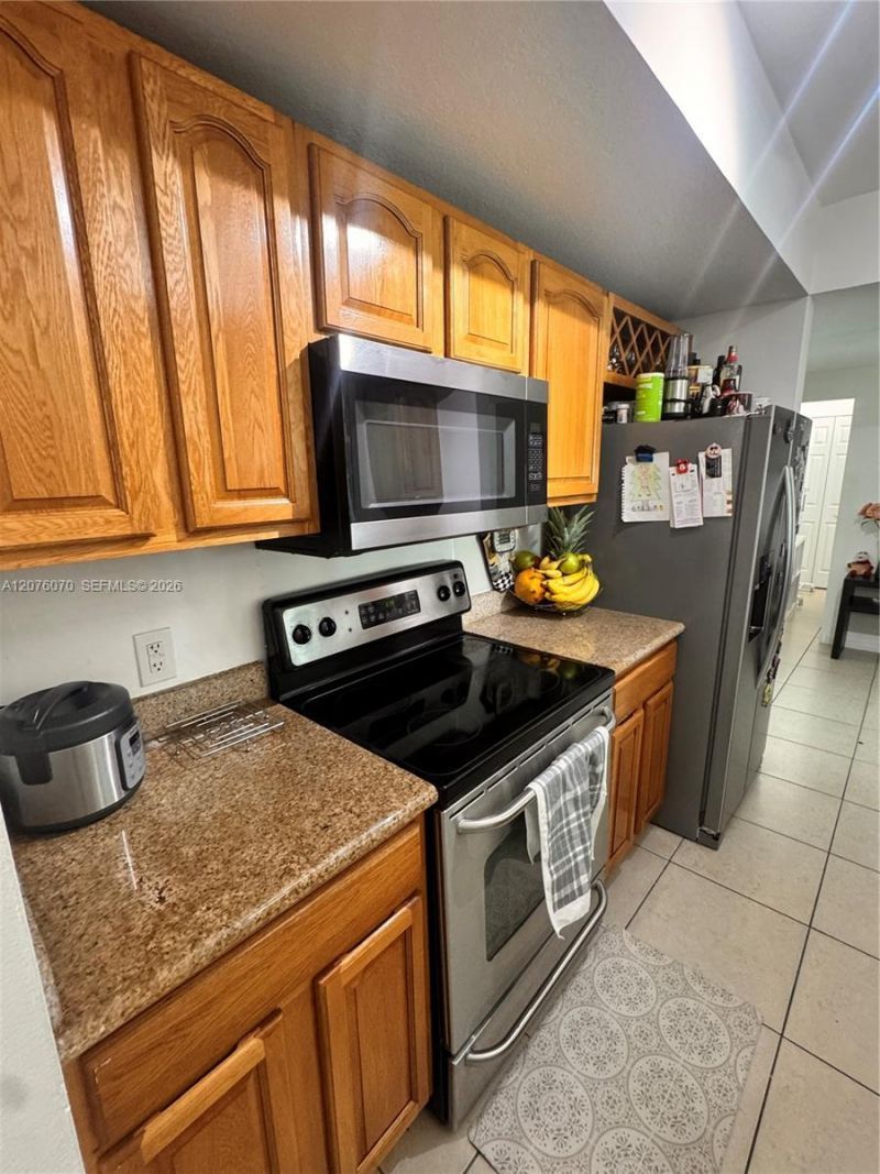 4242 NW 2nd St , Unit 808, Miami, FL 33126 Photo