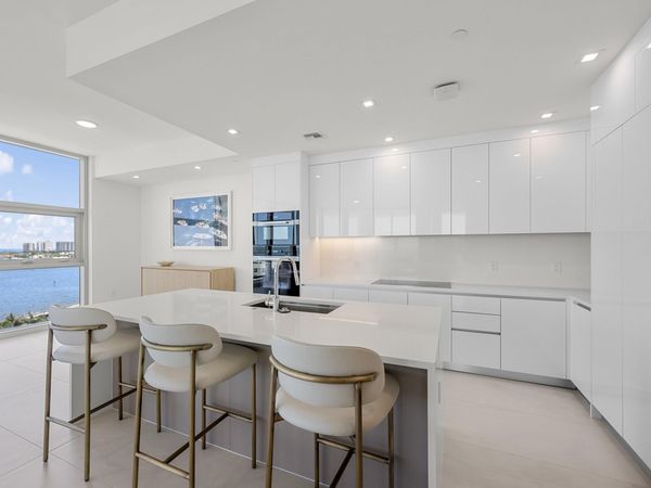 220 Lake Shore Drive, Unit 1001, Lake Park, FL 33403
