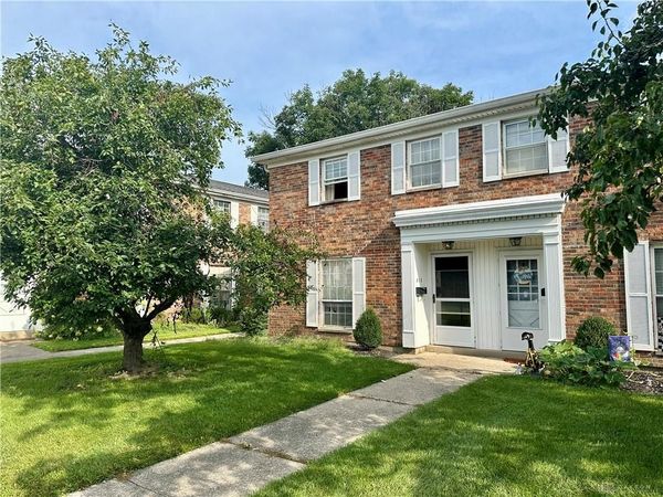813 Clareridge Lane, Centerville, OH 45458