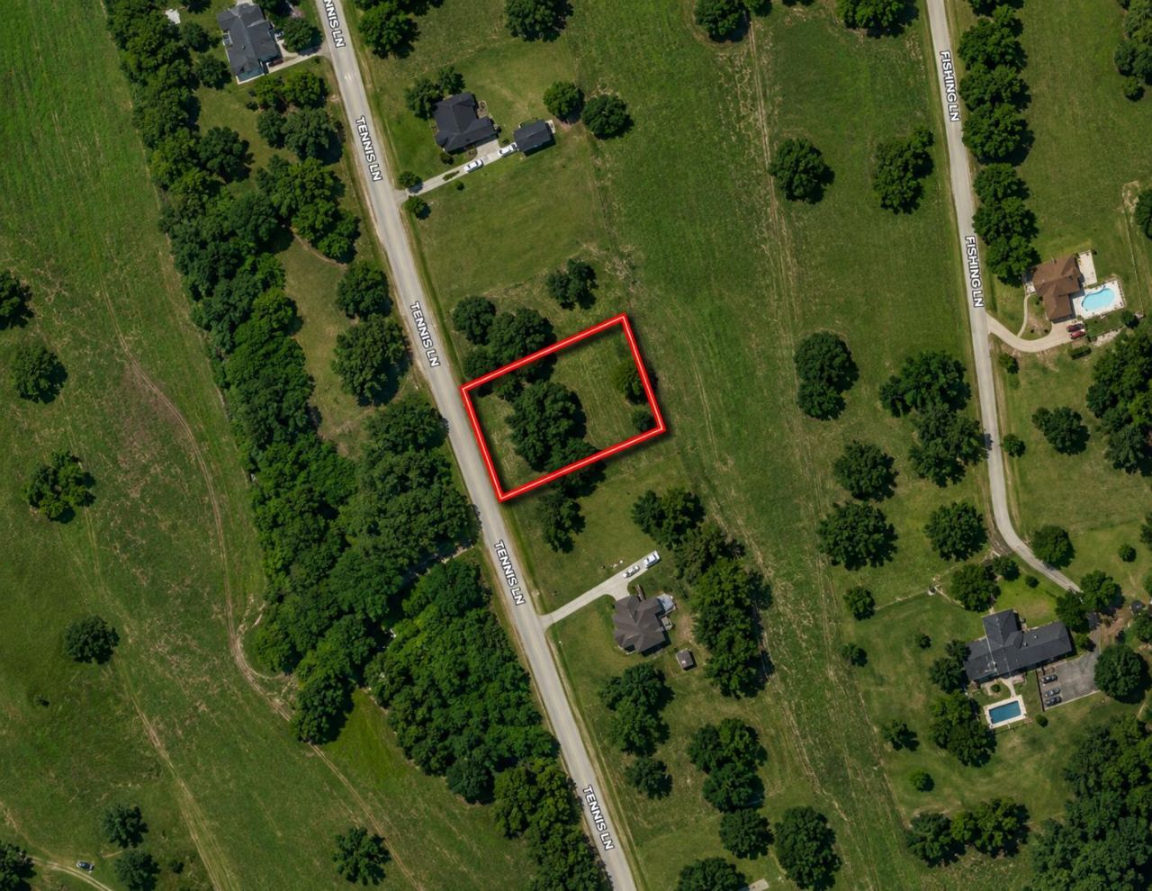 1298 Tennis Lane Photo 4