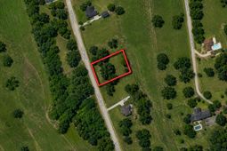 1298 Tennis Lane photo 4
