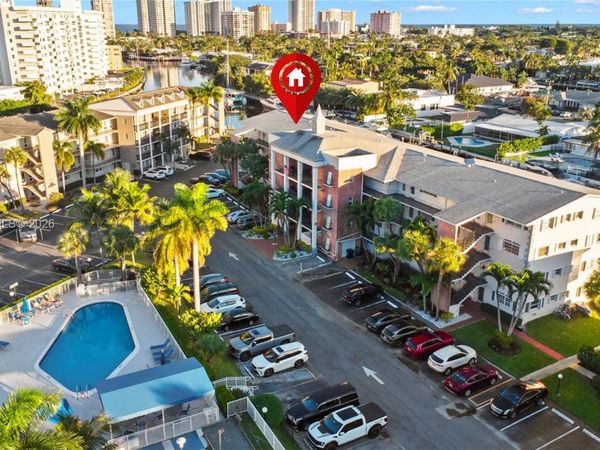 455 Paradise Isle Blvd, Unit 402, Hallandale Beach, FL 33009
