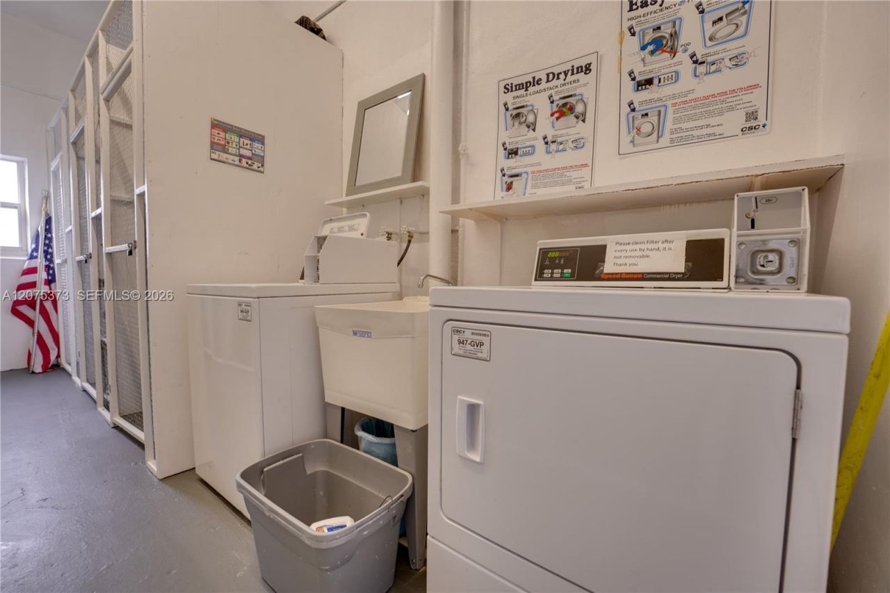 455 Paradise Isle Blvd, Unit 402, Hallandale Beach, FL 33009 Photo