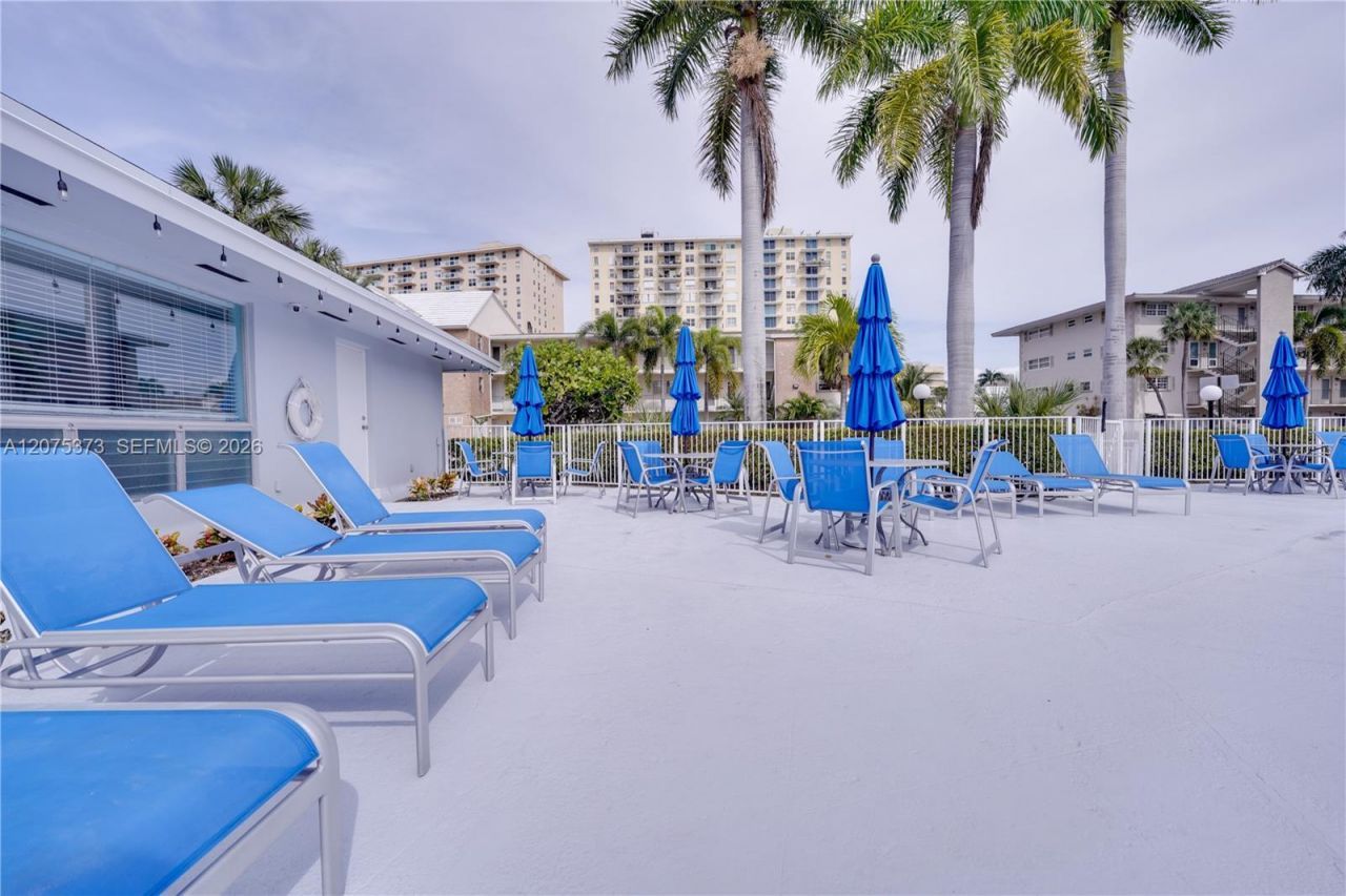455 Paradise Isle Blvd, Unit 402, Hallandale Beach, FL 33009 Photo