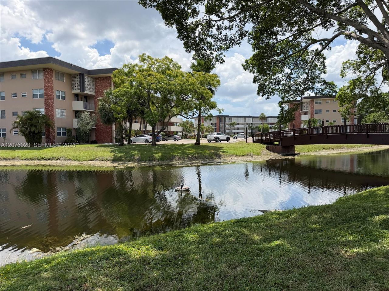 2951 NW 46th Ave, Unit 109, Lauderdale Lakes, FL 33313 Photo