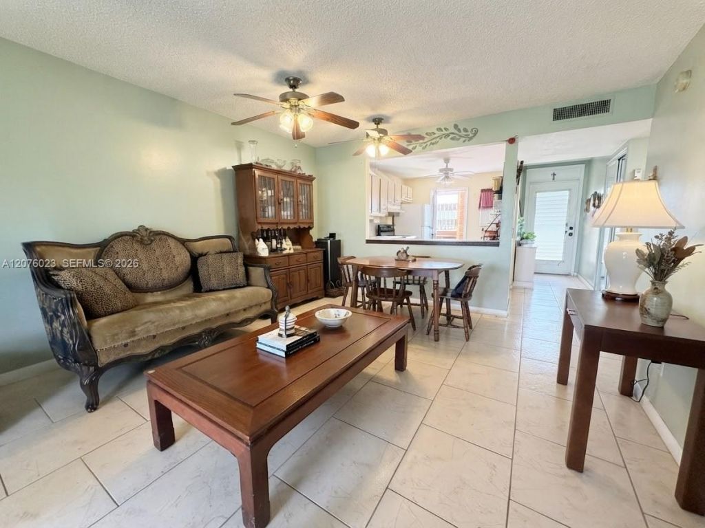 2951 NW 46th Ave, Unit 109, Lauderdale Lakes, FL 33313 Photo