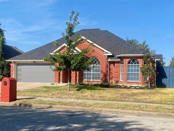 7659 Crosstimbers Lane, North Richland Hills, TX 76182
